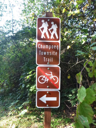 Sign at Townsite Trail – no bikes – walking trail – arrow pointing to trail